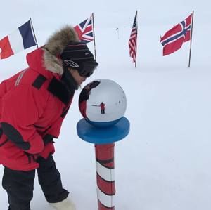 Meet your Posher, Robin